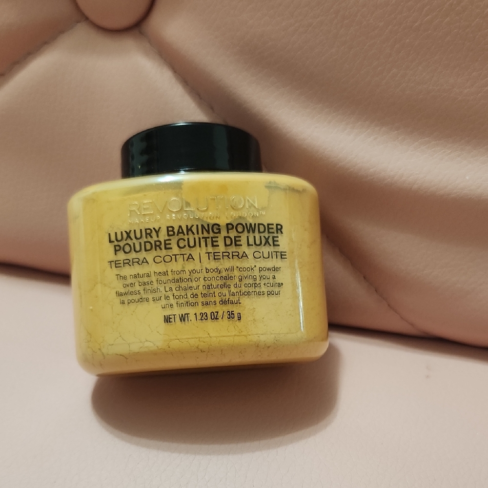 Revolution Luxury Baking Powder - Terra Cotta